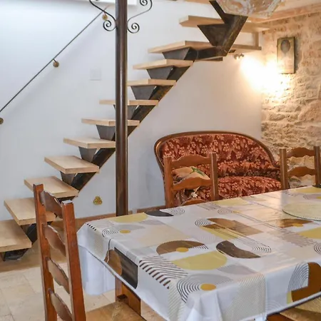 Holiday home Beautiful In With Wifi Issendolus